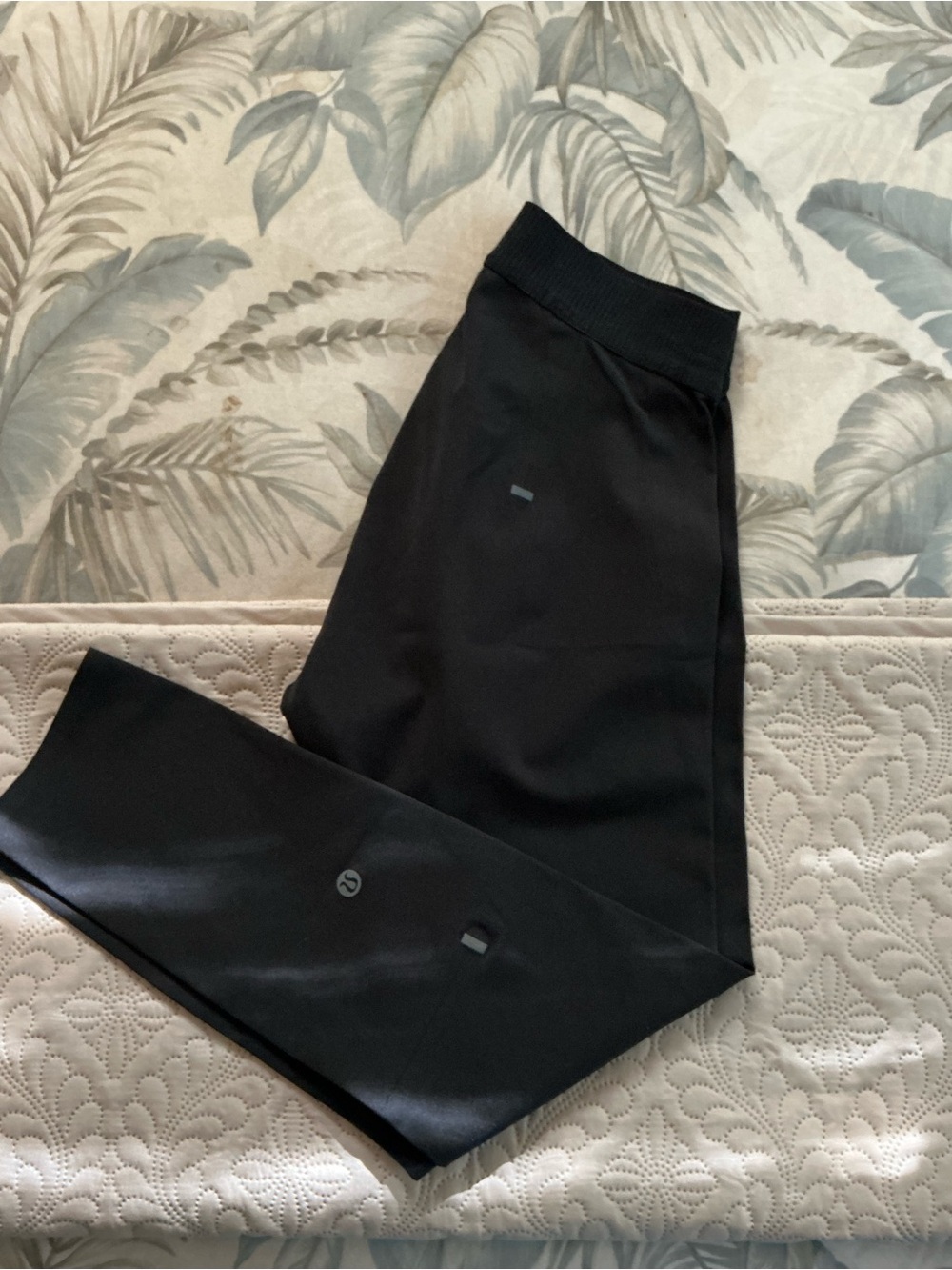 lululemon athletica Black Men’s Athletic Pants - Picture 7 of 7